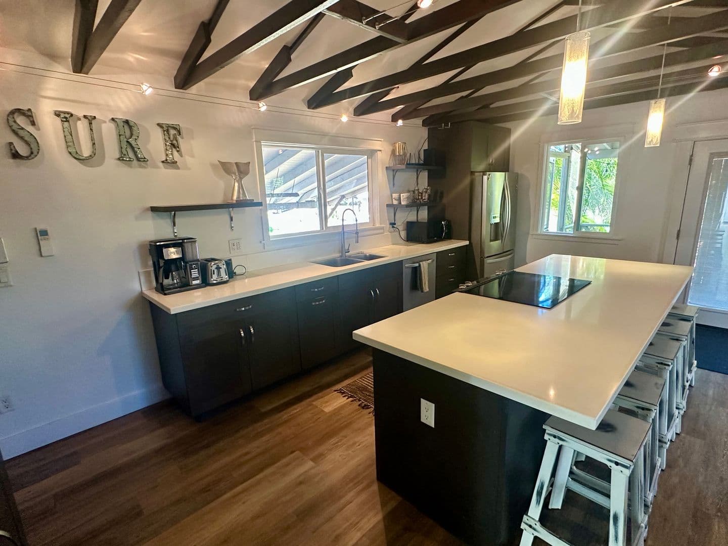 Paia Apartment: 42 Kupono st