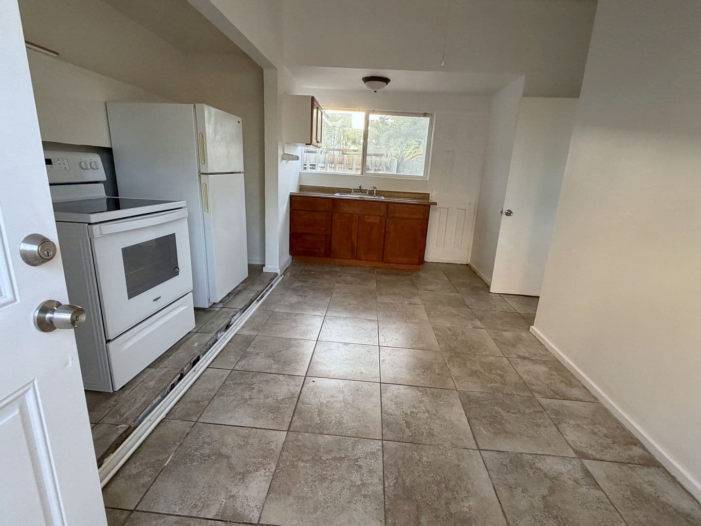 Kihei Apartment: 462 Kaiolohia St.