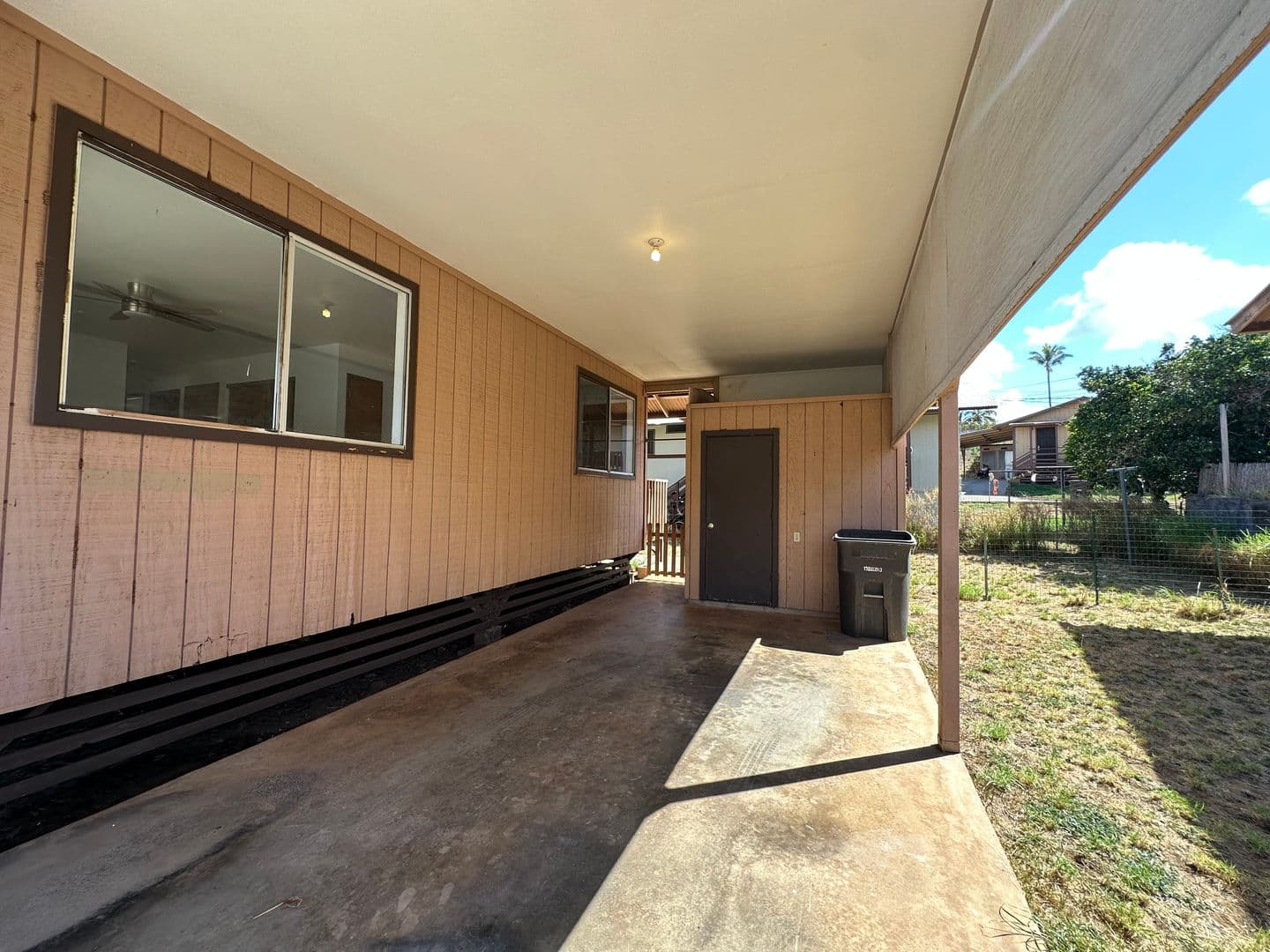 Kihei Apartment: 390 Auhana