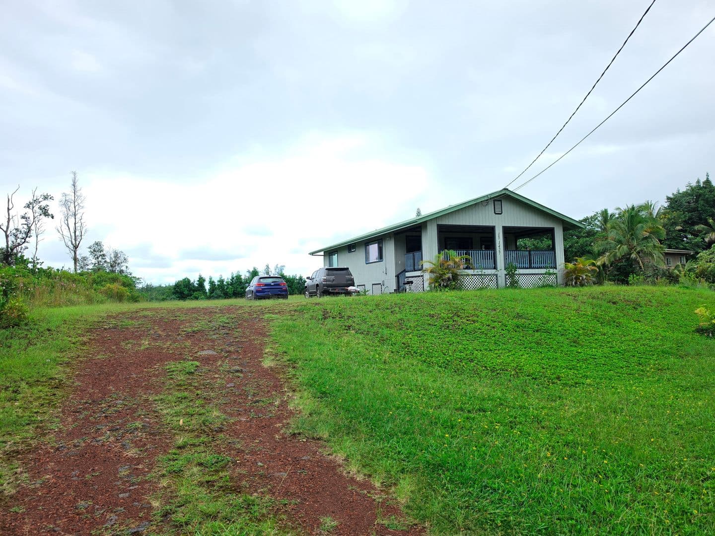 Keaau House: 15-1427 7th Ave.