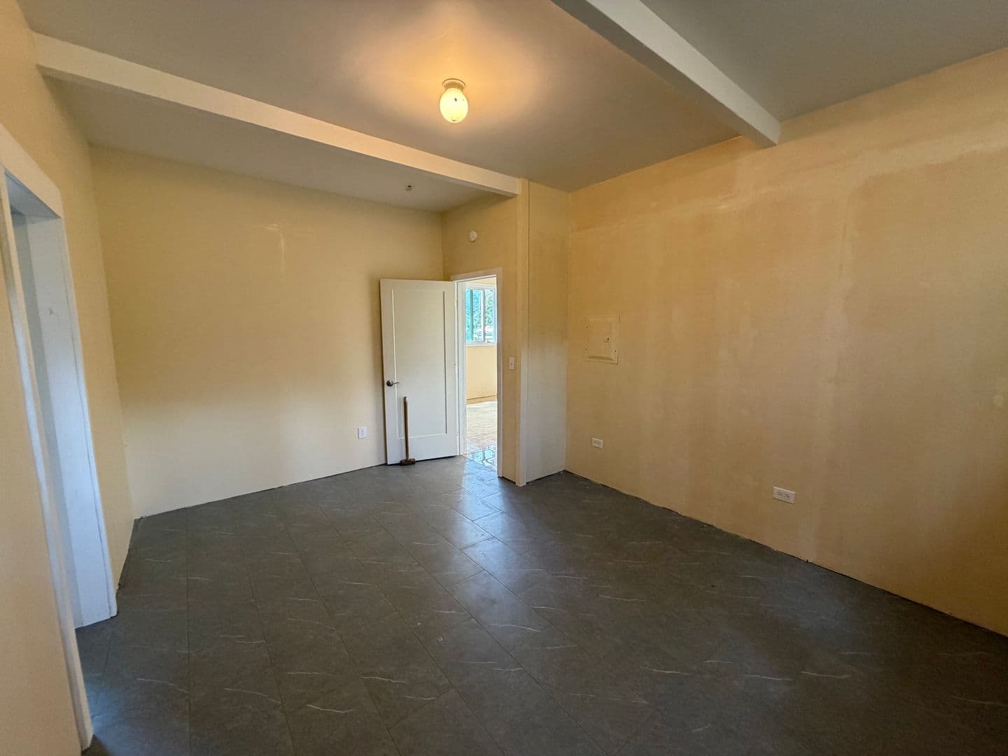 Haiku Apartment: 2397 Lilikoi Road