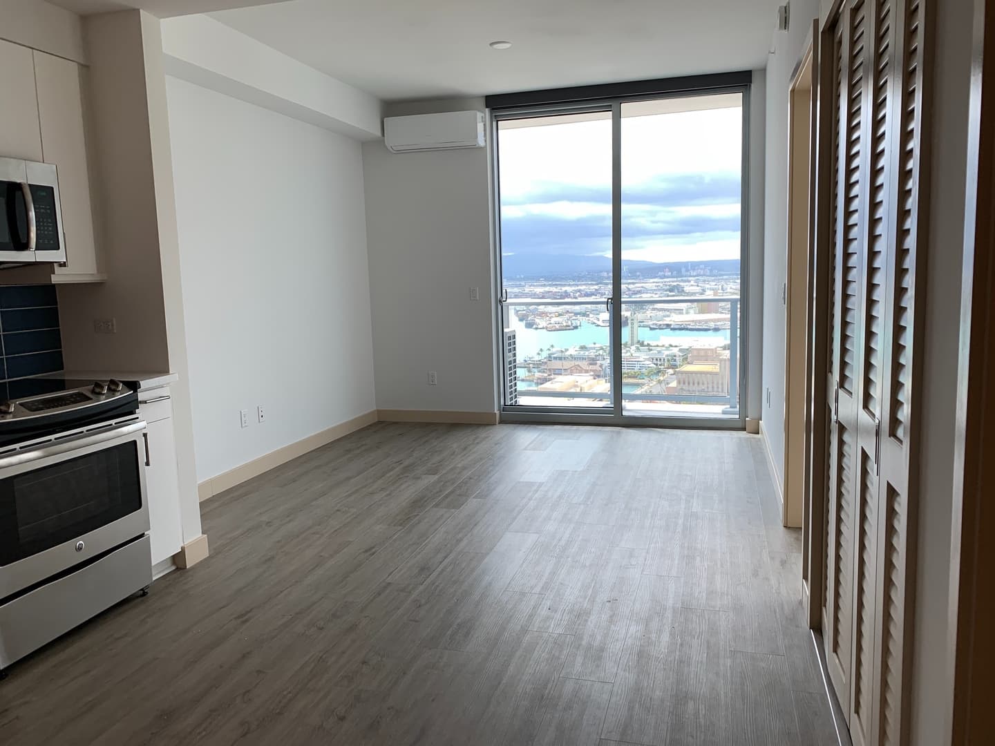 Honolulu House: 555 South Street unit 3811 (Keauhou Place)