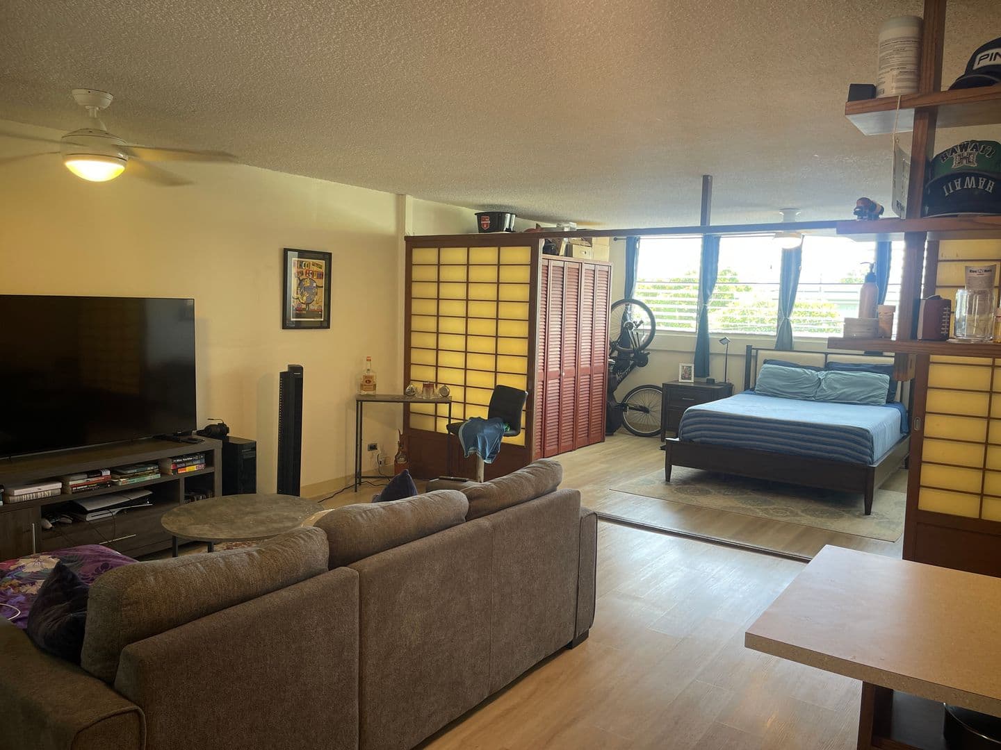 Kailua Apartment: 48 Maluniu Ave