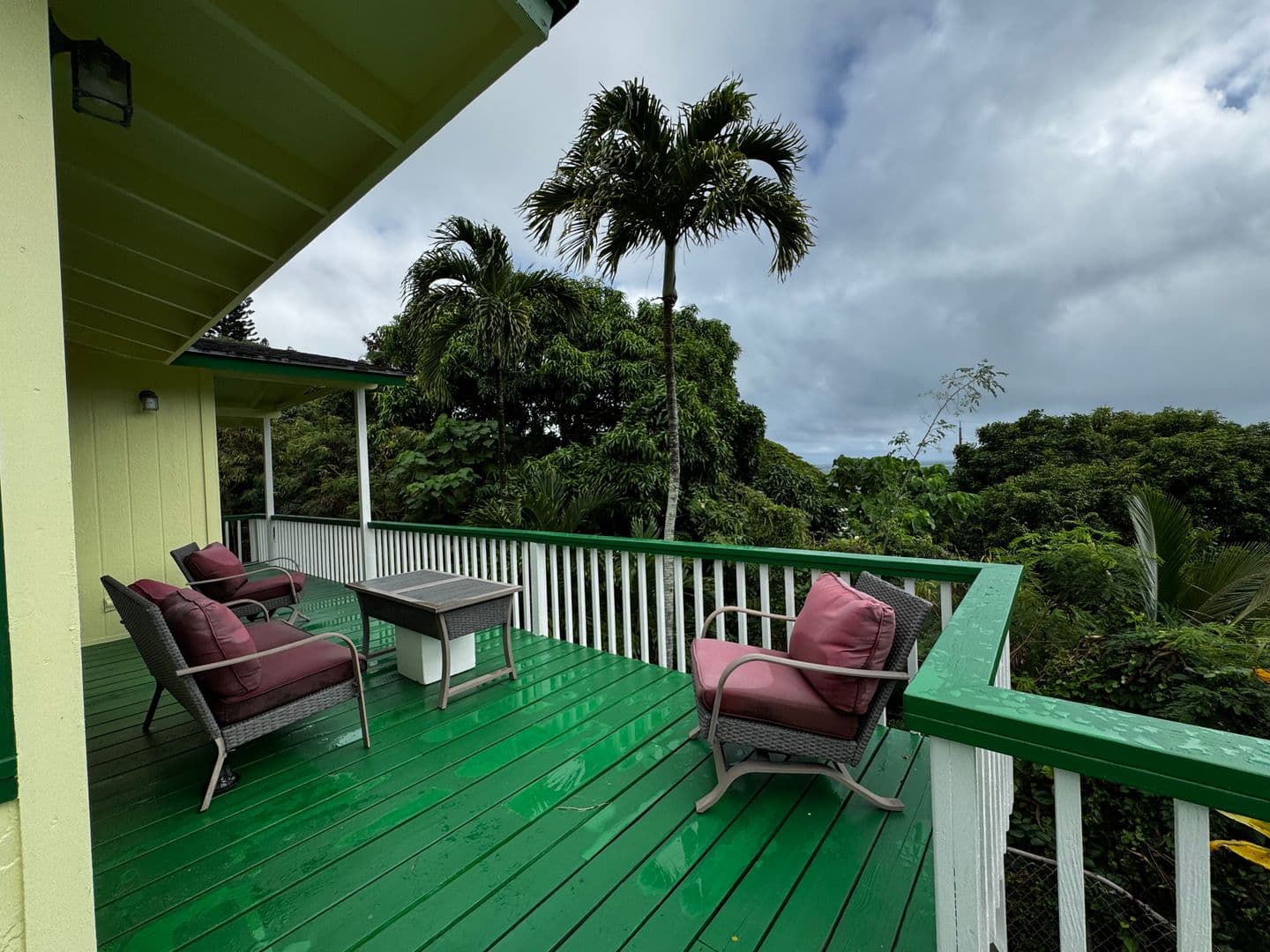 Kaneohe House: 47-337 Mawaena Street
