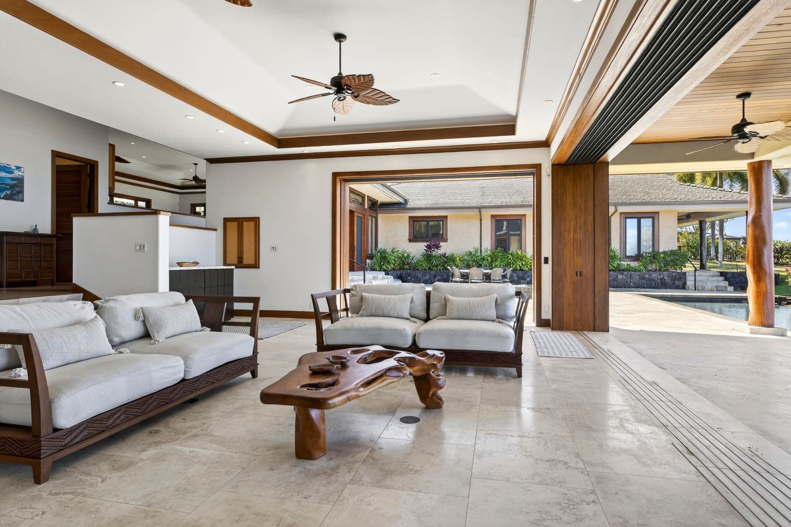 Kealakekua House: 81-580 Kaiue St.