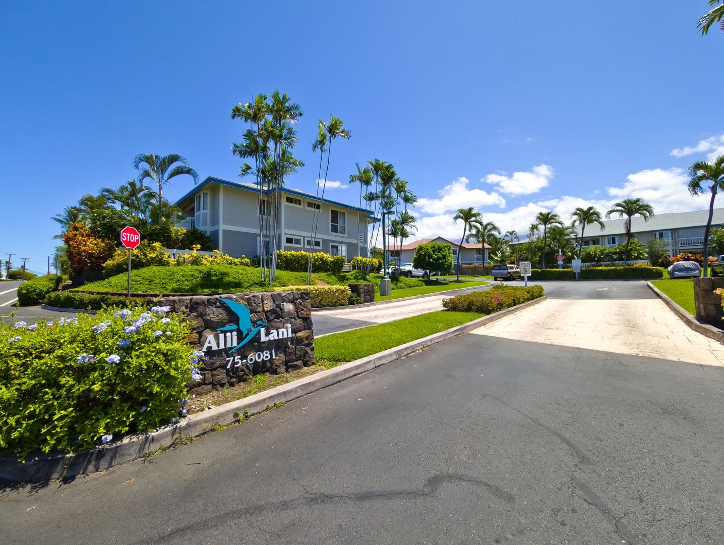 Kailua-Kona Condo: 75-6081 Ali'i Dr
