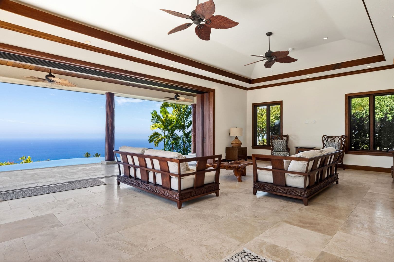 Kealakekua House: 81-580 Kaiue St.
