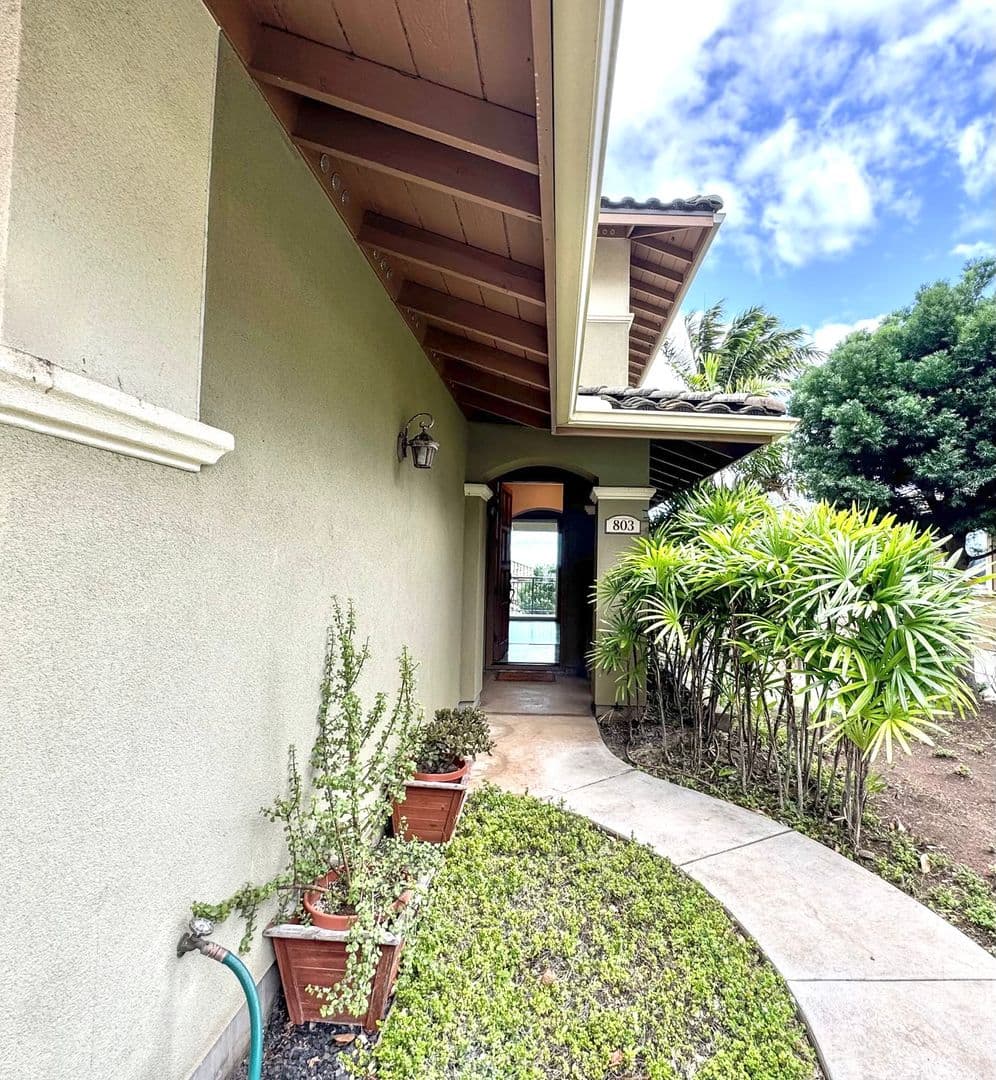 Wailuku Townhome: 25 Kokea Street