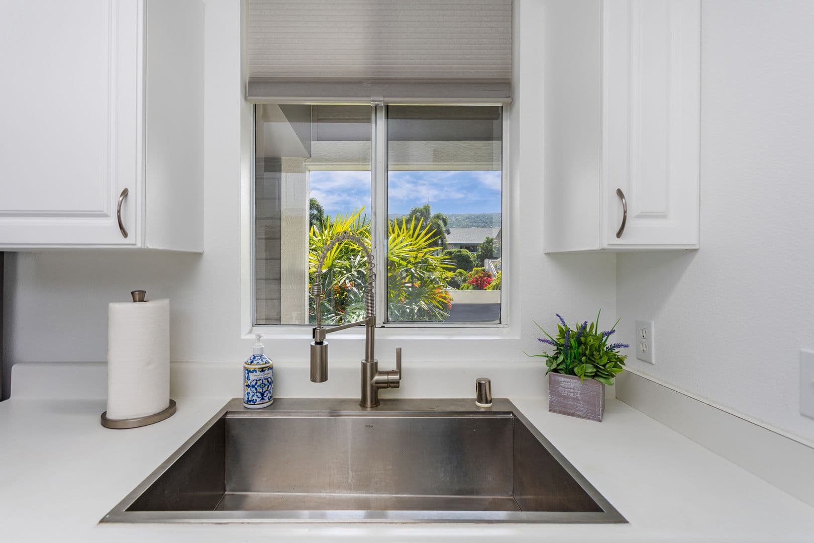 Kailua-Kona Condo: 75-6081 Ali'i Dr
