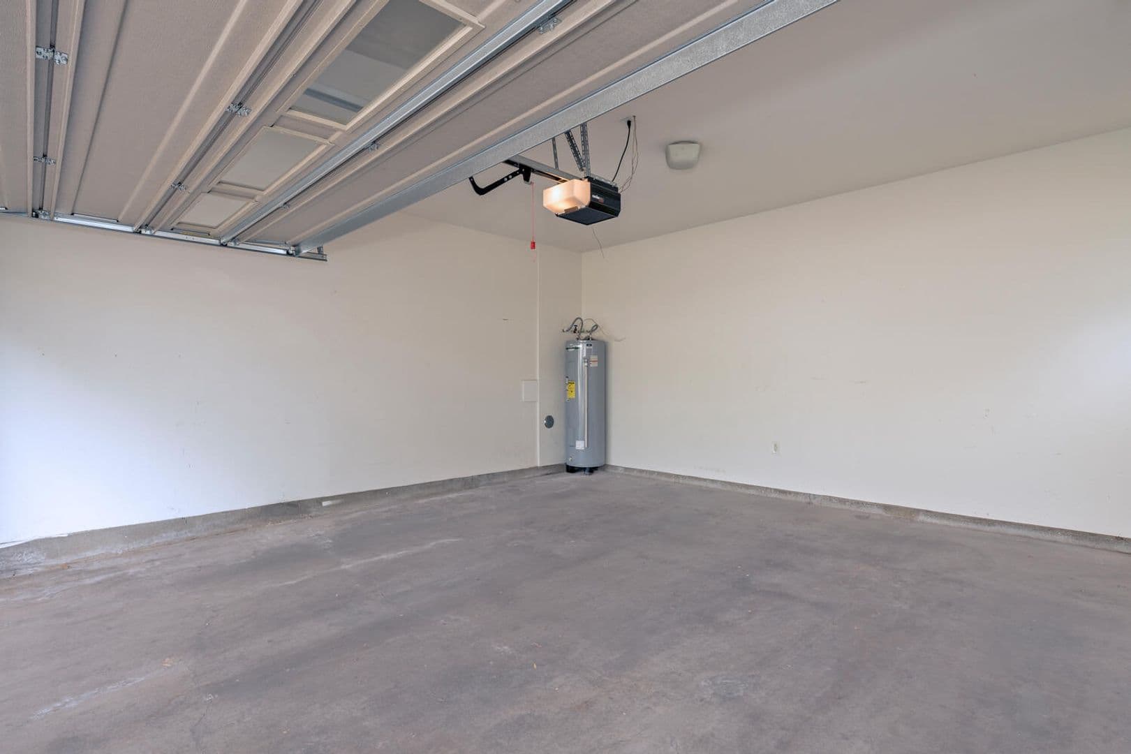 Kapolei House: 92-1543 Aliinui Drive 4E
