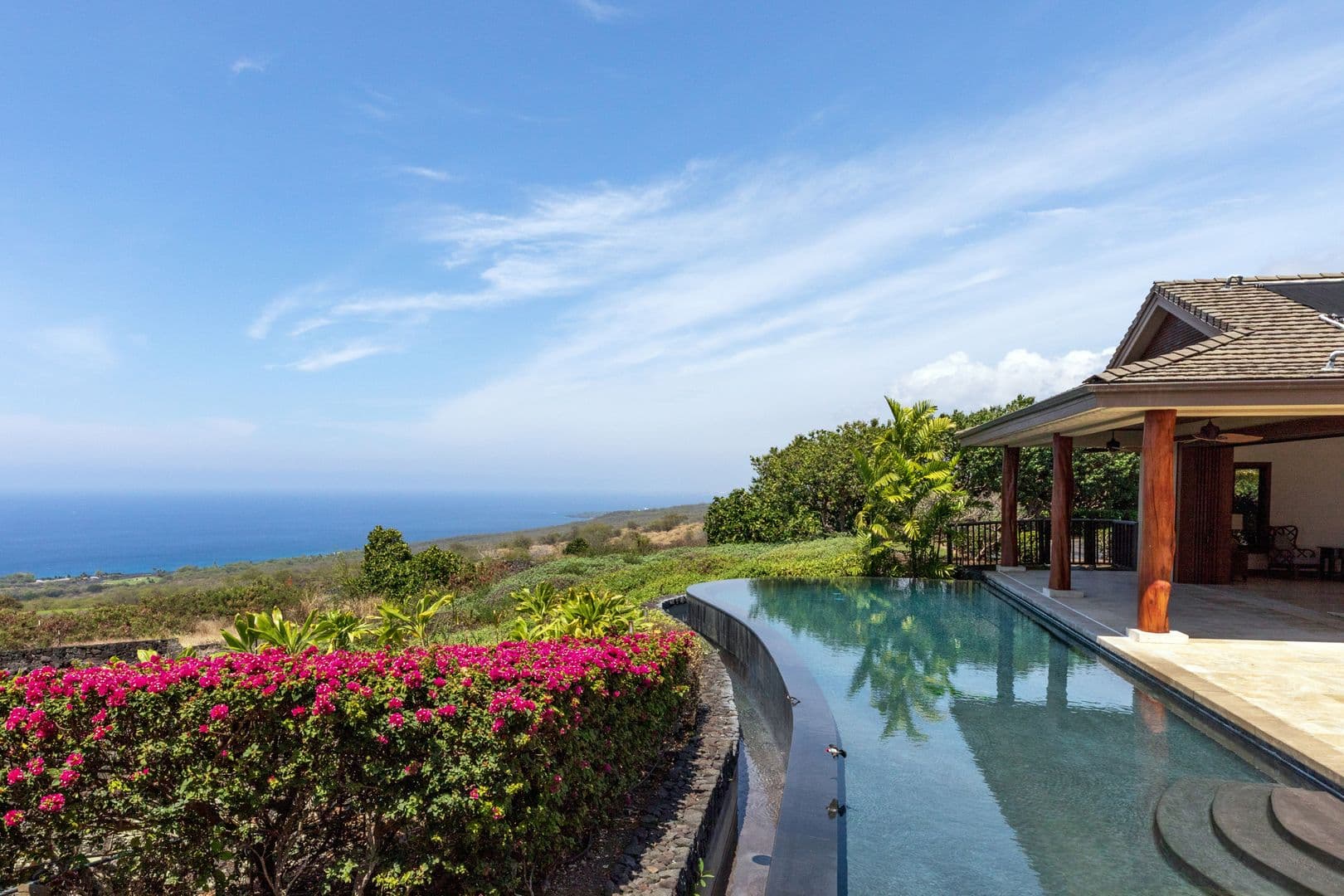 Kealakekua House: 81-580 Kaiue St.