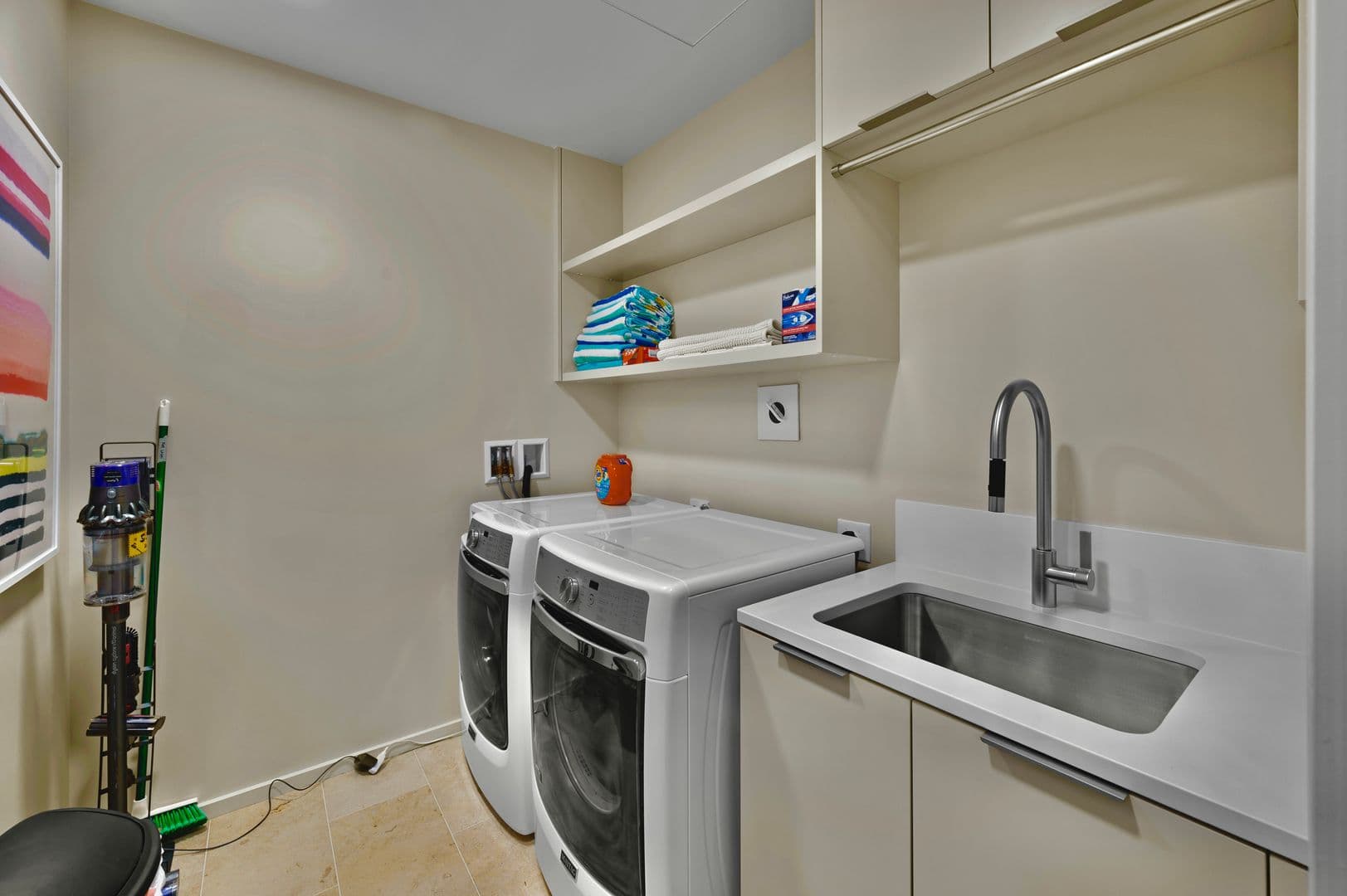 Honolulu House: 1388 Ala Moana Blvd Apt 3300