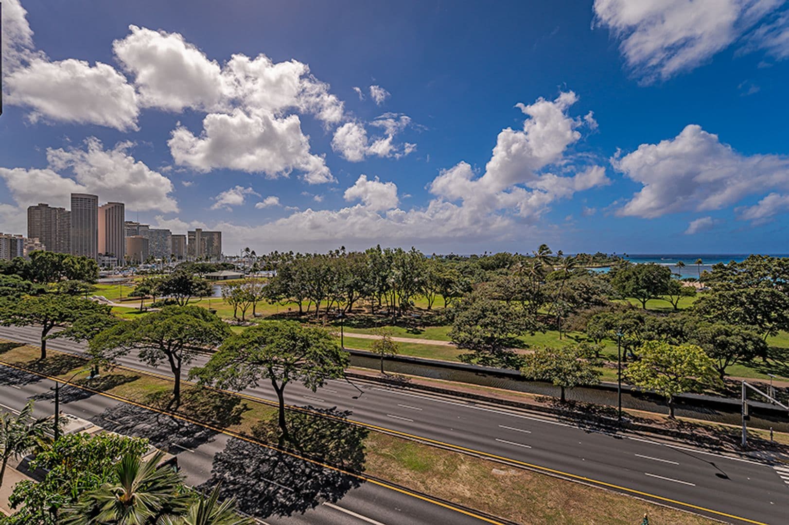 Honolulu House: 1388 Ala Moana Blvd Apt 7501