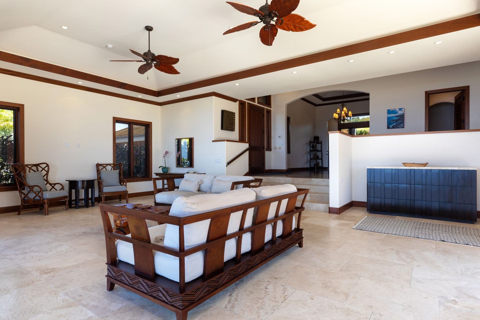 Kealakekua House: 81-580 Kaiue St.