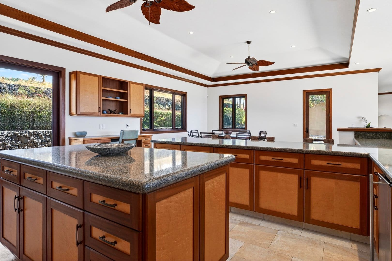 Kealakekua House: 81-580 Kaiue St.