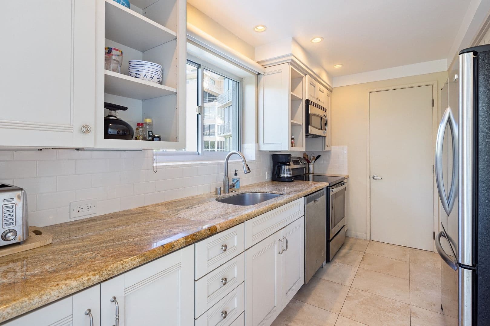 Honolulu Condo: 2969 Kalakaua Ave.