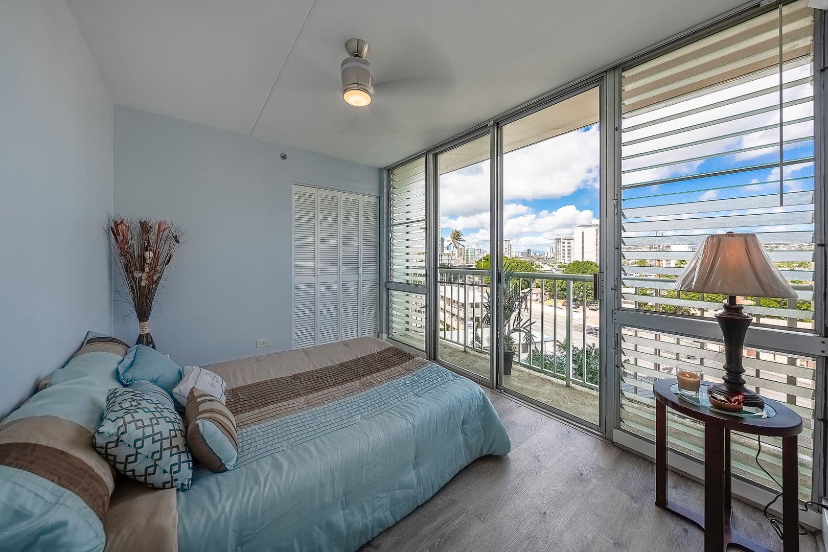 Honolulu Condo: 2522 Date Street