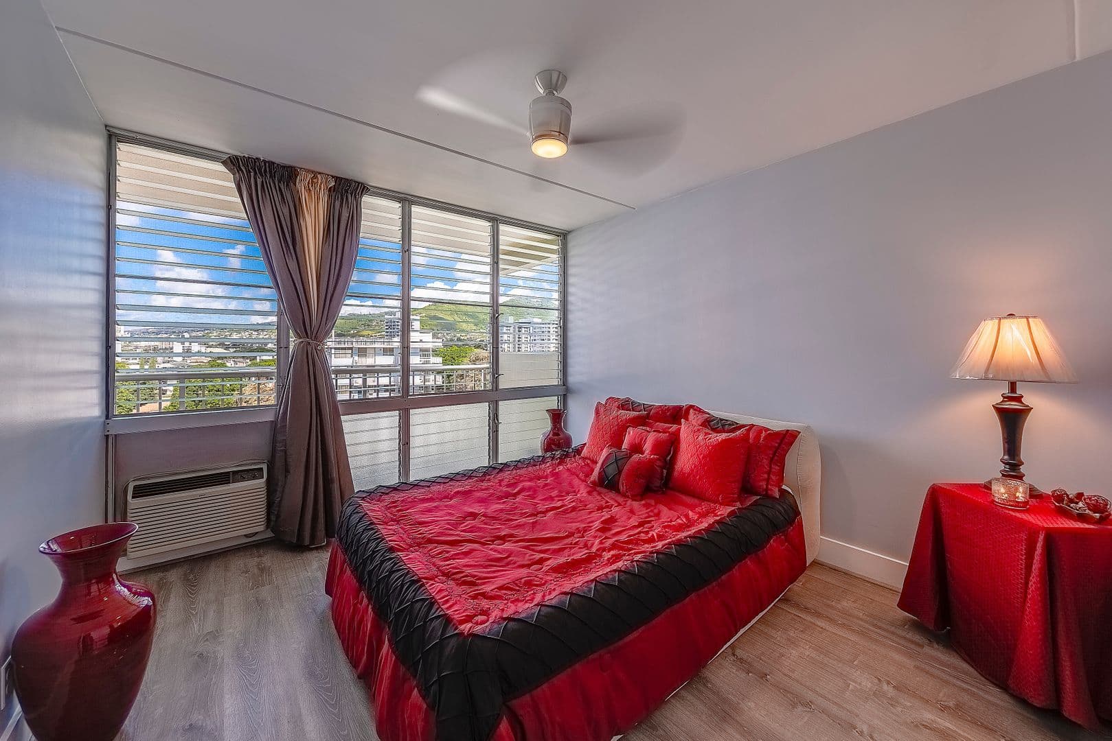 Honolulu Condo: 2522 Date Street