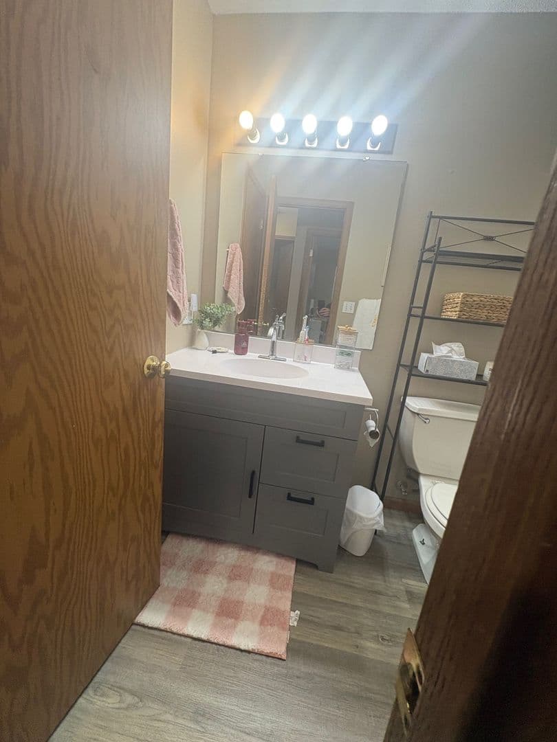 Iowa City Apartment: 219 E Harrison St.