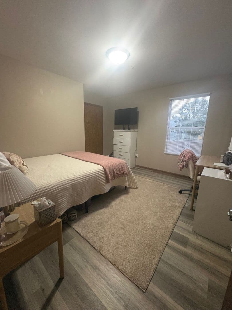 Iowa City Apartment: 219 E Harrison St.