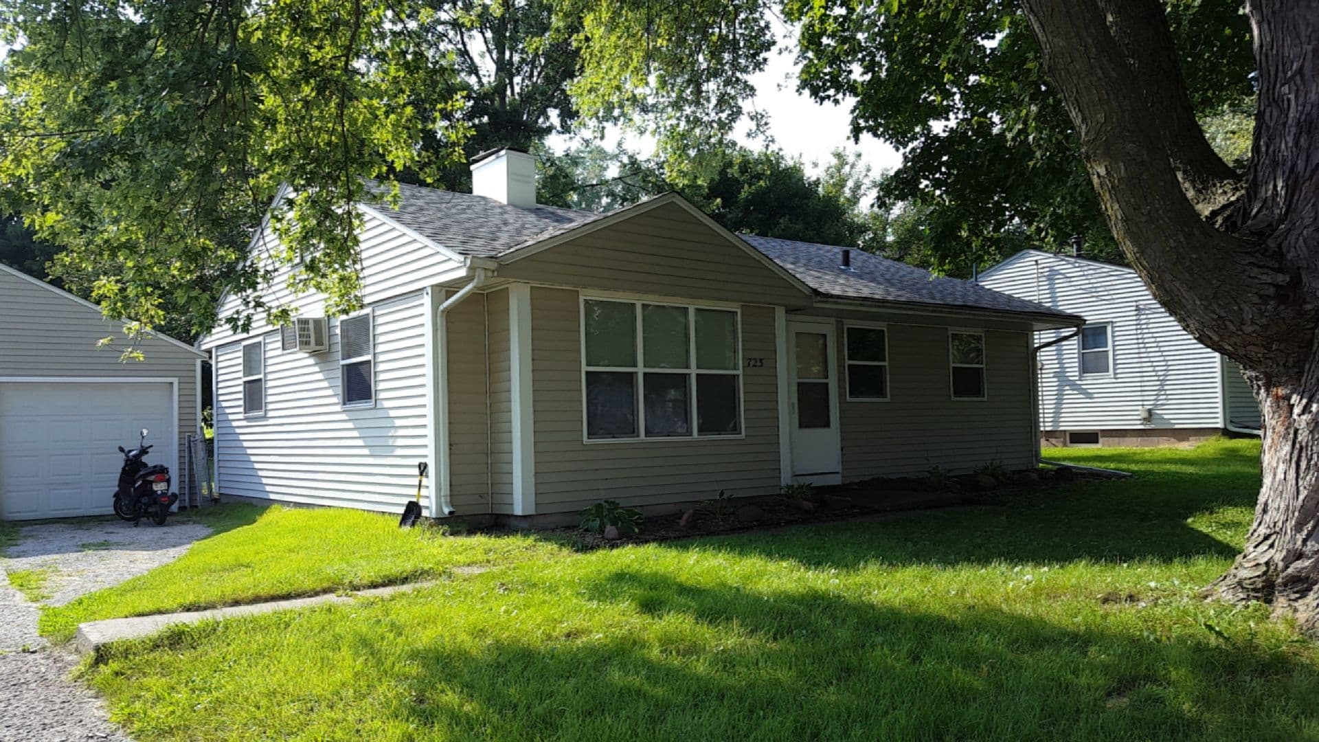Iowa City House: 725 Giblin Drive