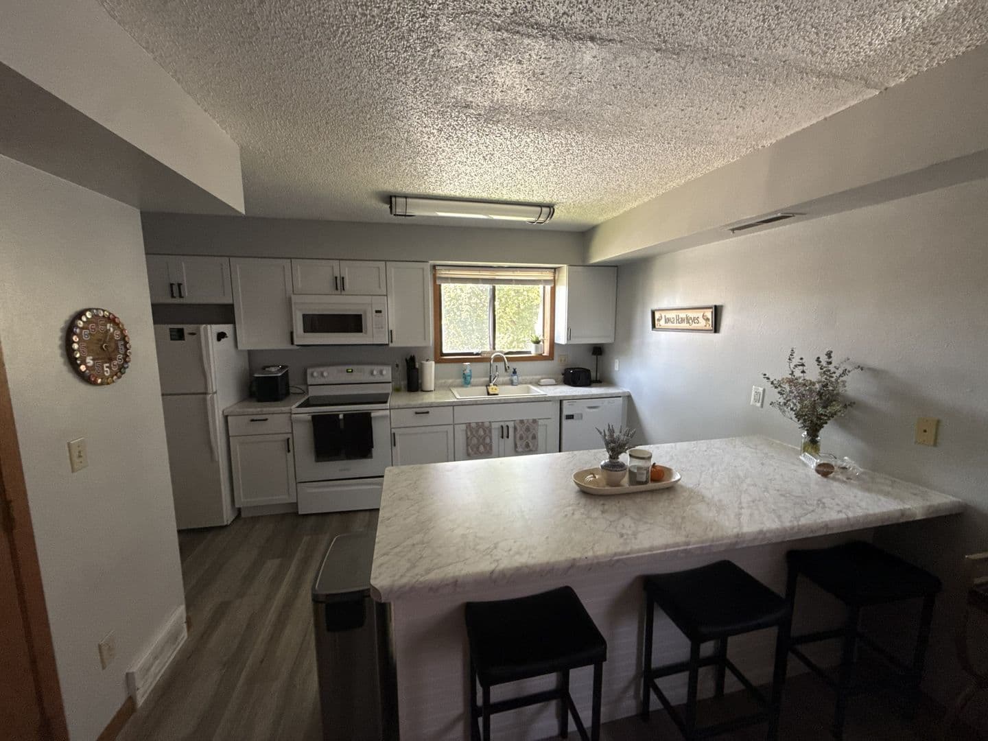 Iowa City Apartment: 327 S Lucas