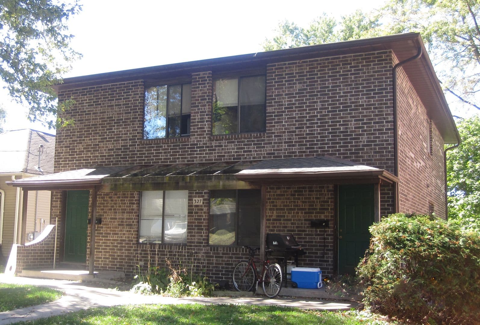 Iowa City Apartment: 327 S Lucas