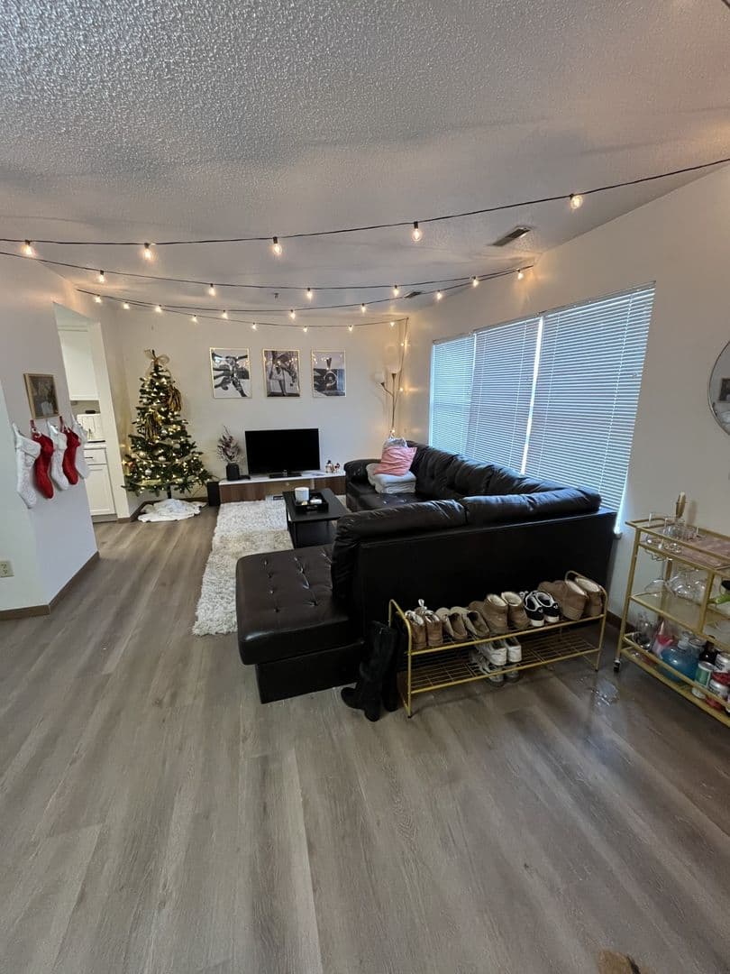 Iowa City Apartment: 627 Iowa Ave