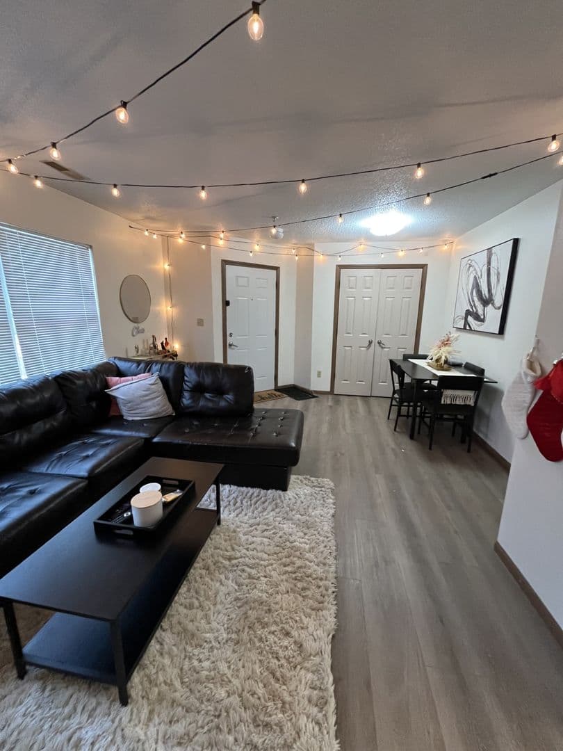 Iowa City Apartment: 627 Iowa Ave