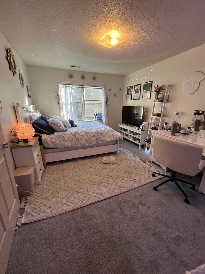 Iowa City Apartment: 627 Iowa Ave