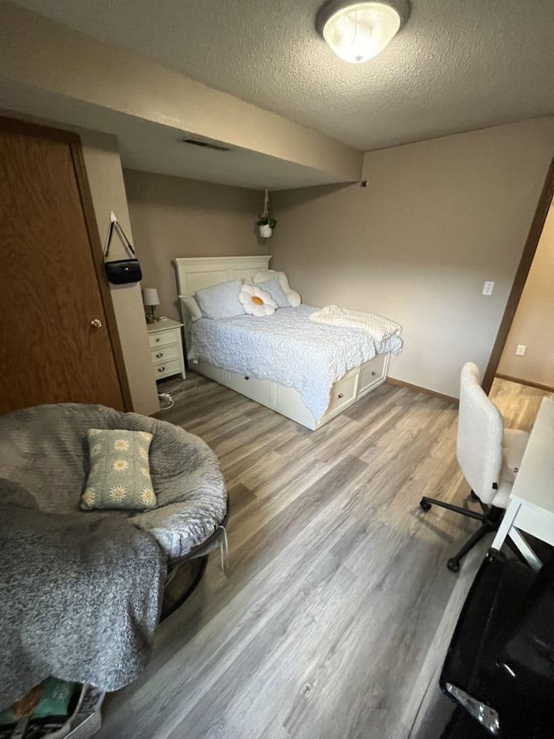 Iowa City Apartment: 219 E Harrison St.