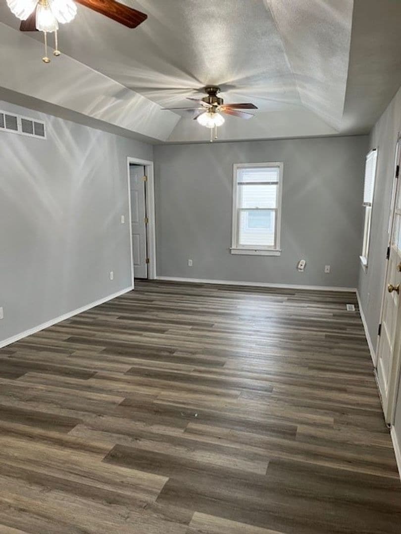 Iowa City House: 402 W Benton