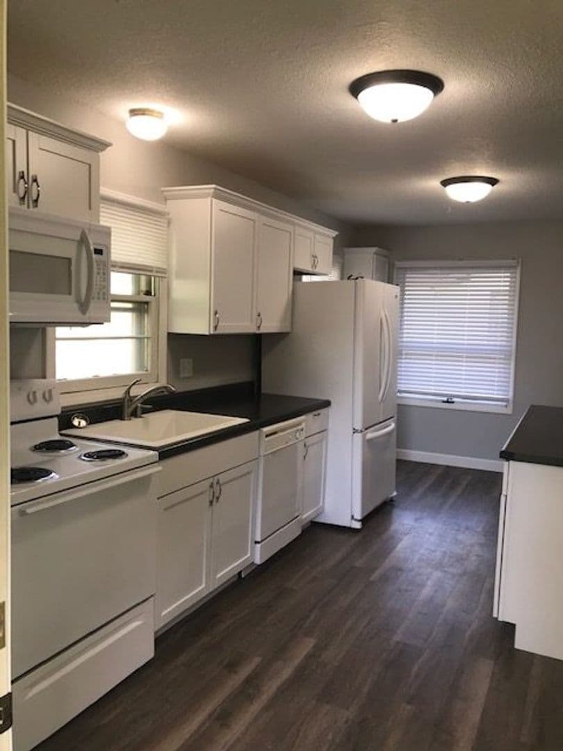 Iowa City House: 940 Miller Ave