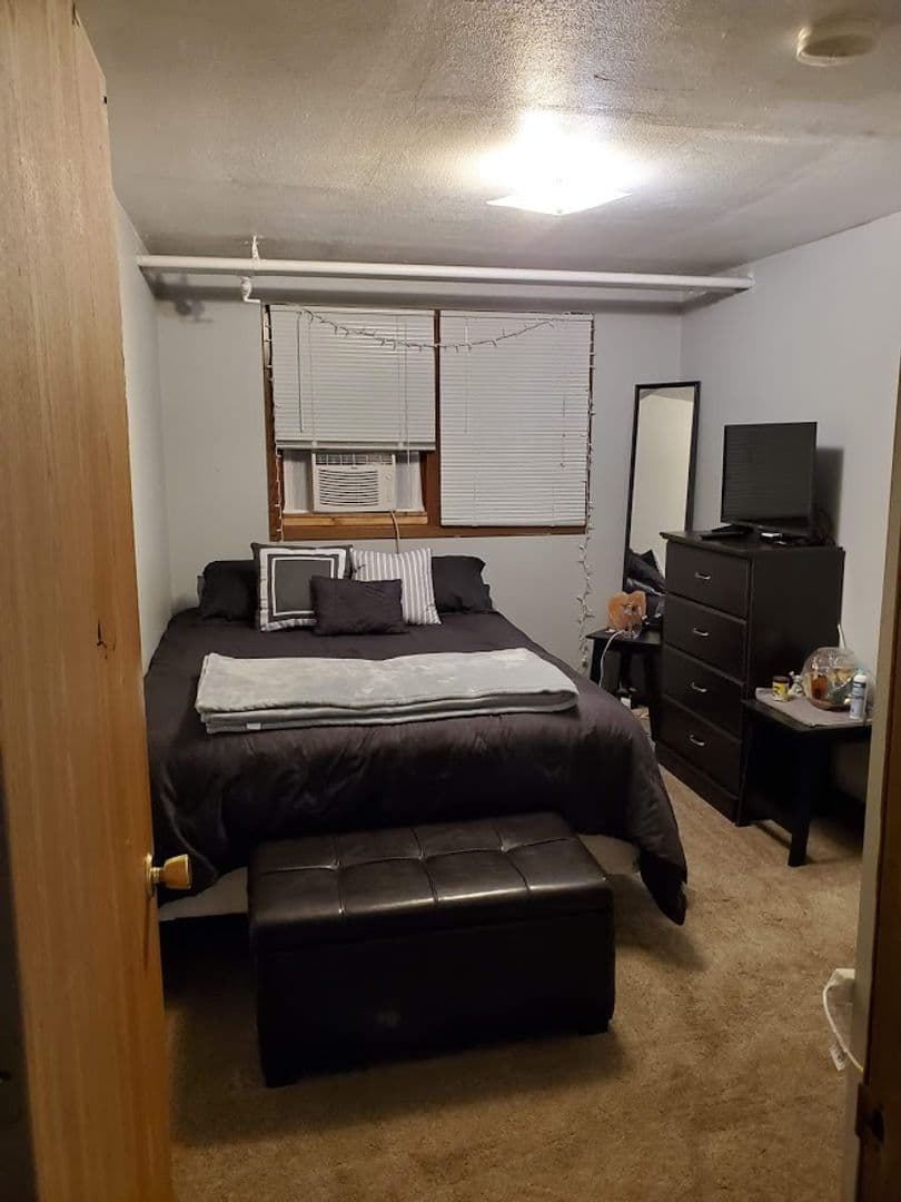 Iowa City Apartment: 701 N Gilbert