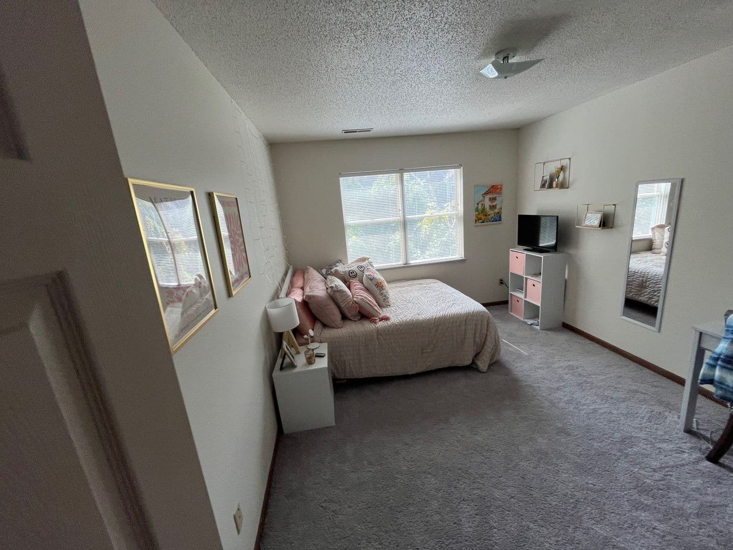 Iowa City Apartment: 627 Iowa Ave