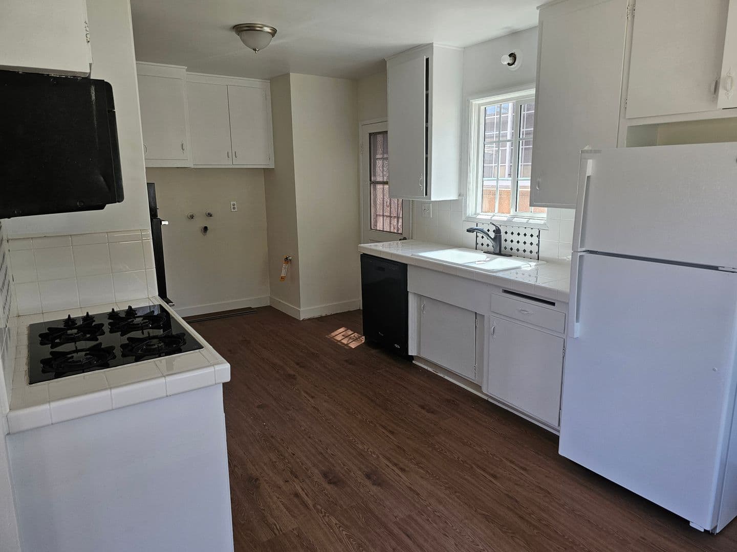 San Pedro Apartment: 935-937 W. 17th St.