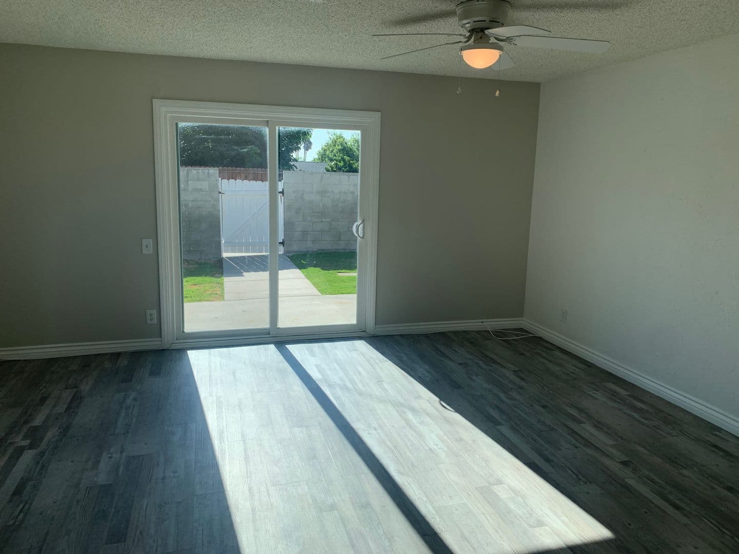 West Hills House: 24214 Hamlin St.