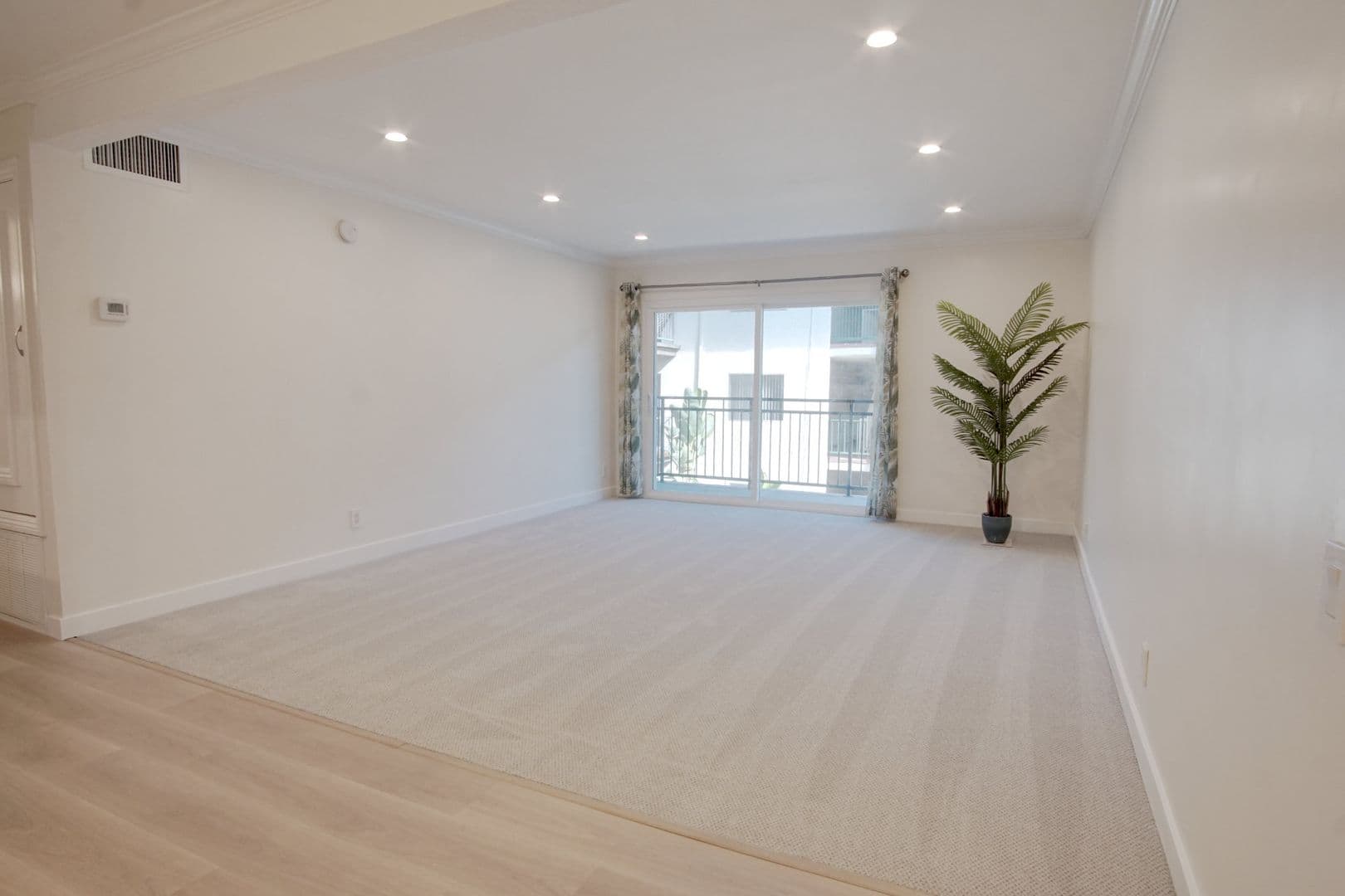 Encino Condo: 5460 White Oak Ave., Unit G217
