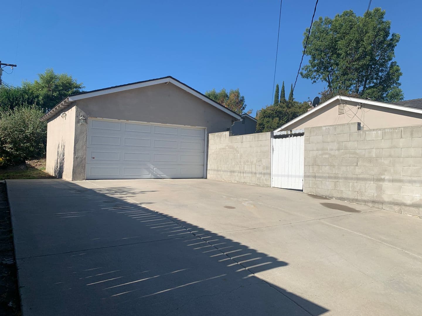 West Hills House: 24214 Hamlin St.