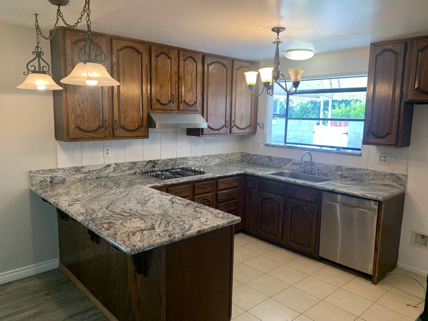 West Hills House: 24214 Hamlin St.