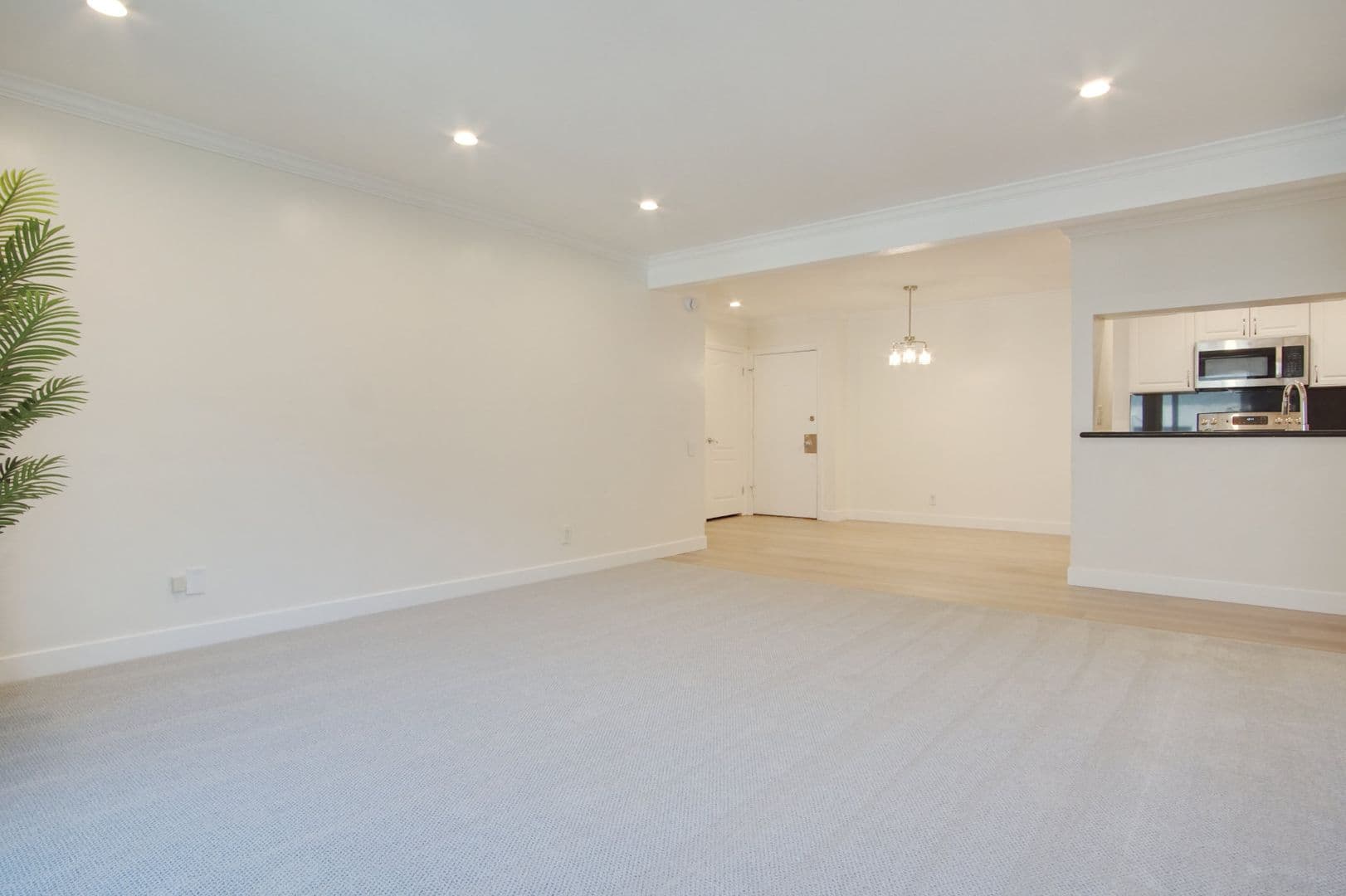 Encino Condo: 5460 White Oak Ave., Unit G217