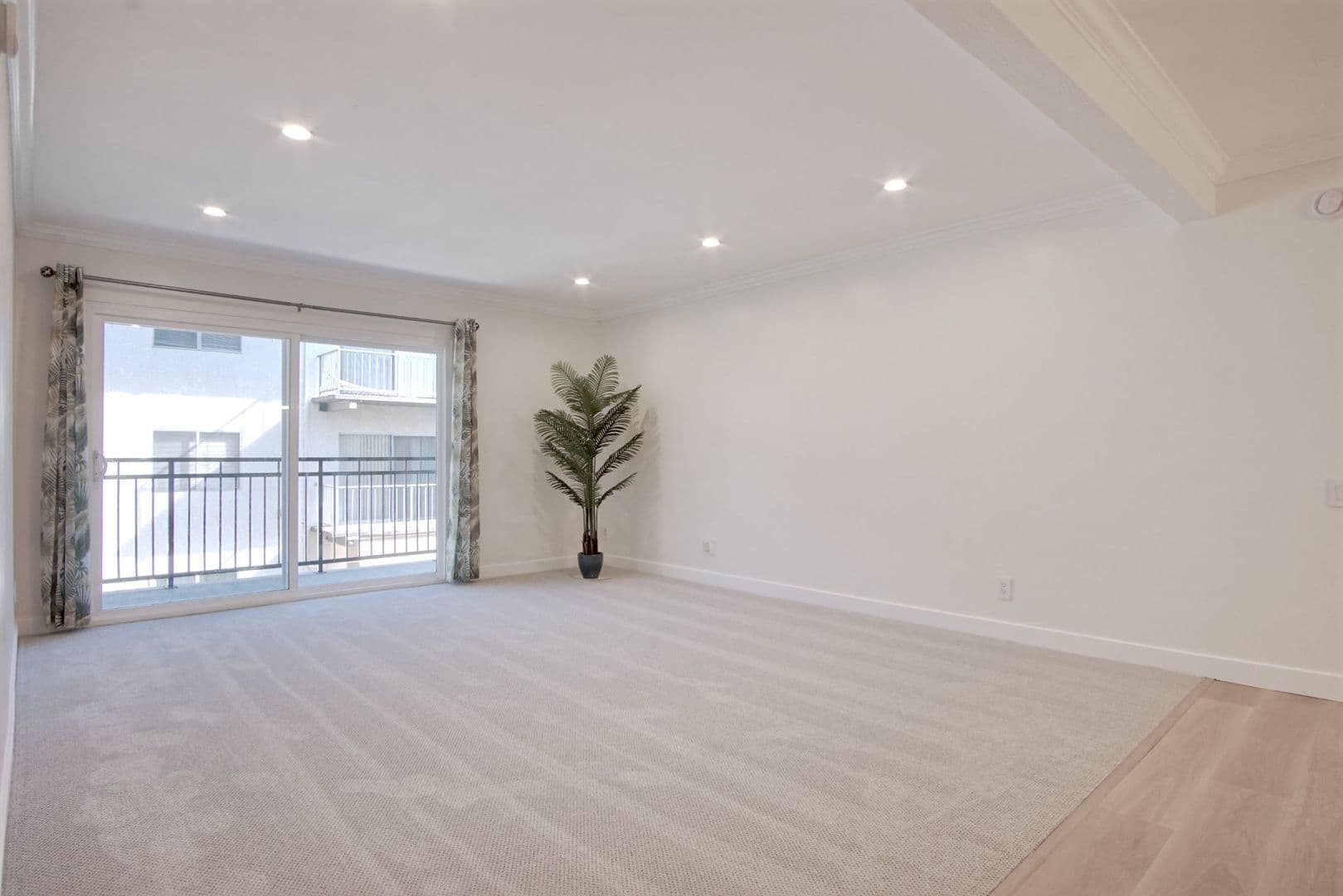 Encino Condo: 5460 White Oak Ave., Unit G217