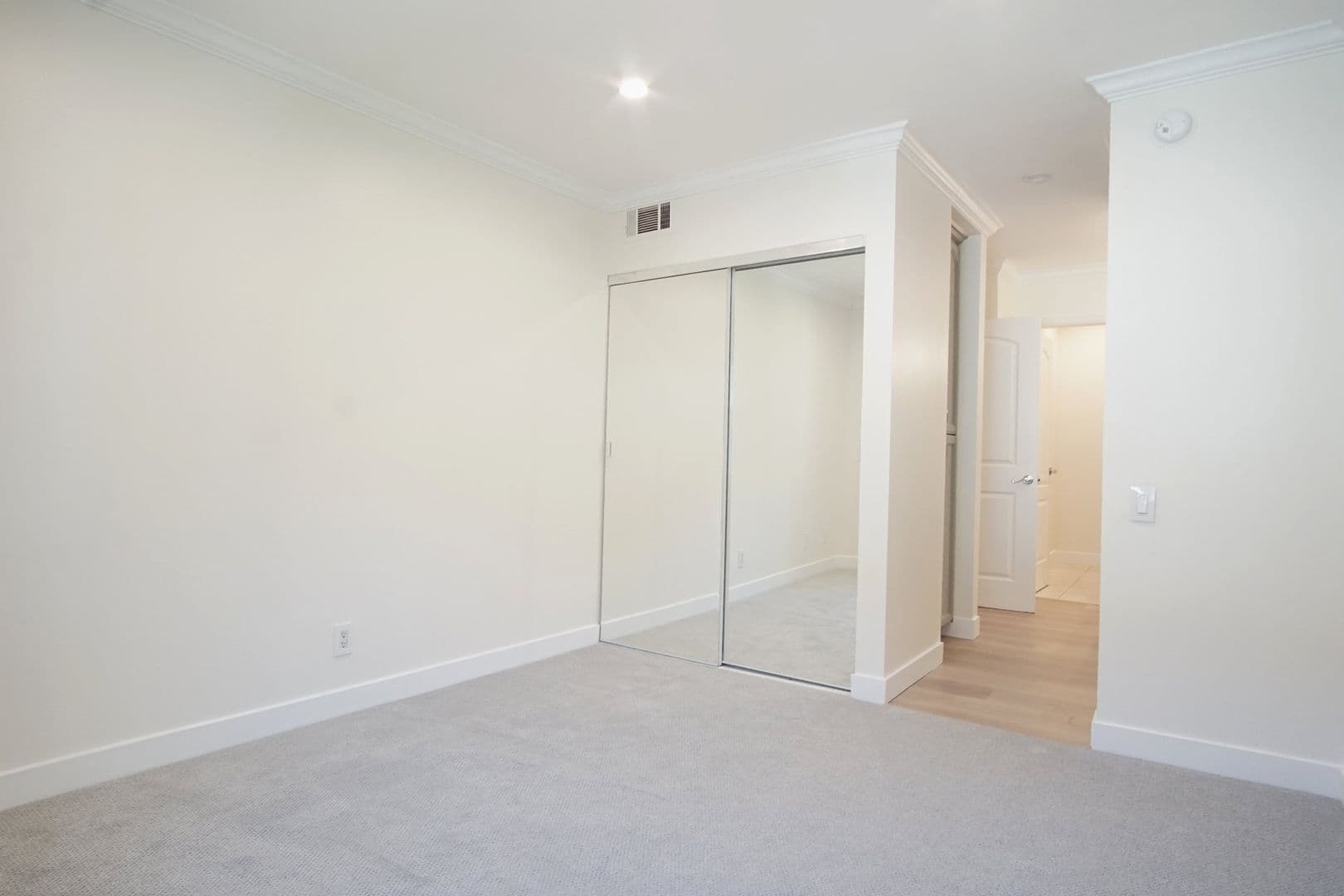 Encino Condo: 5460 White Oak Ave., Unit G217