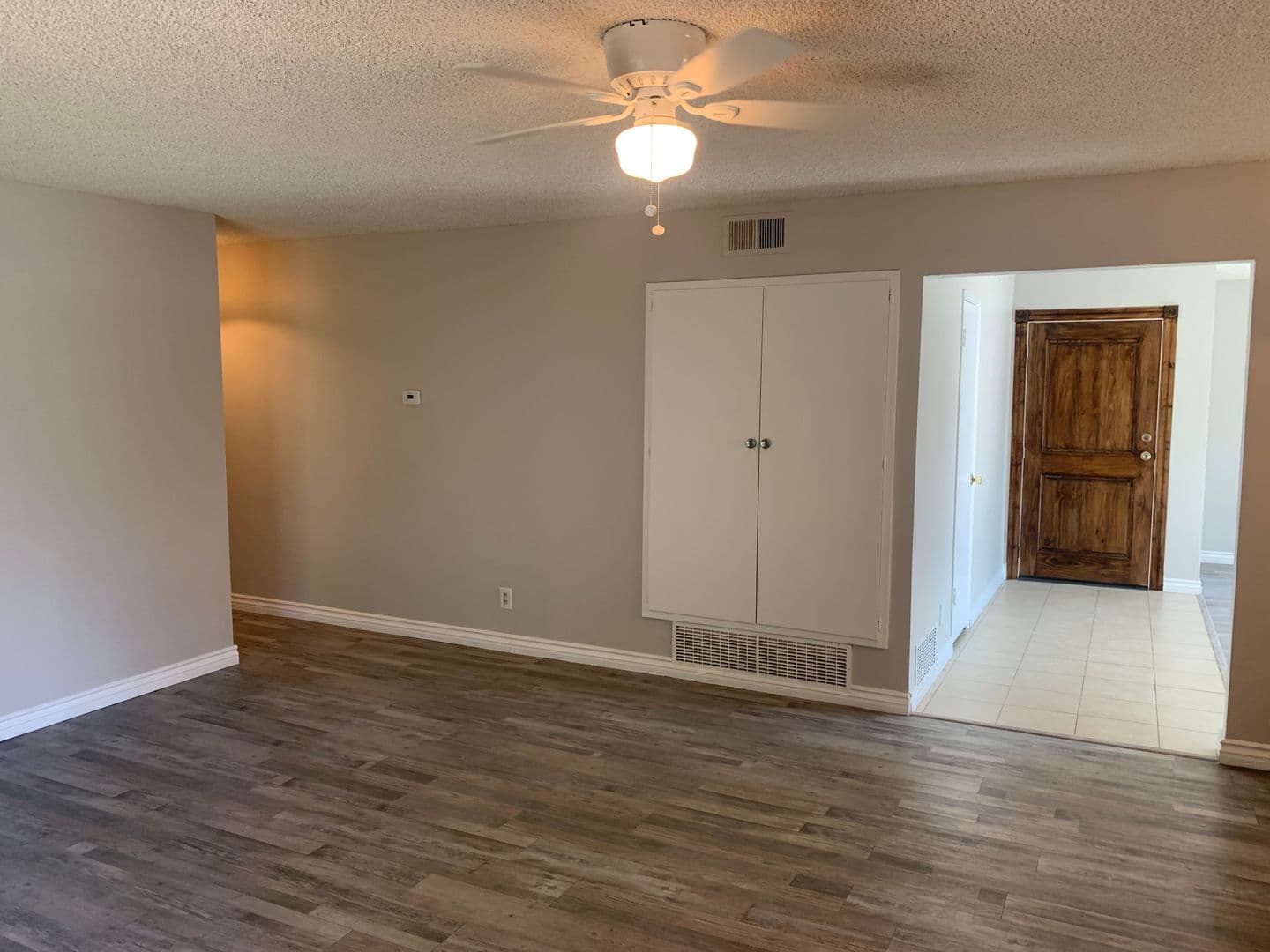 West Hills House: 24214 Hamlin St.