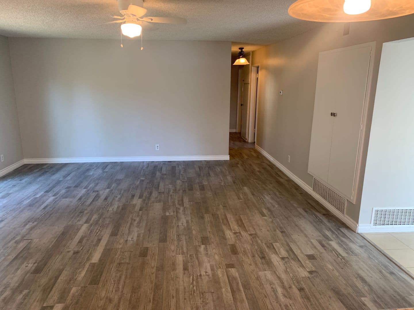 West Hills House: 24214 Hamlin St.