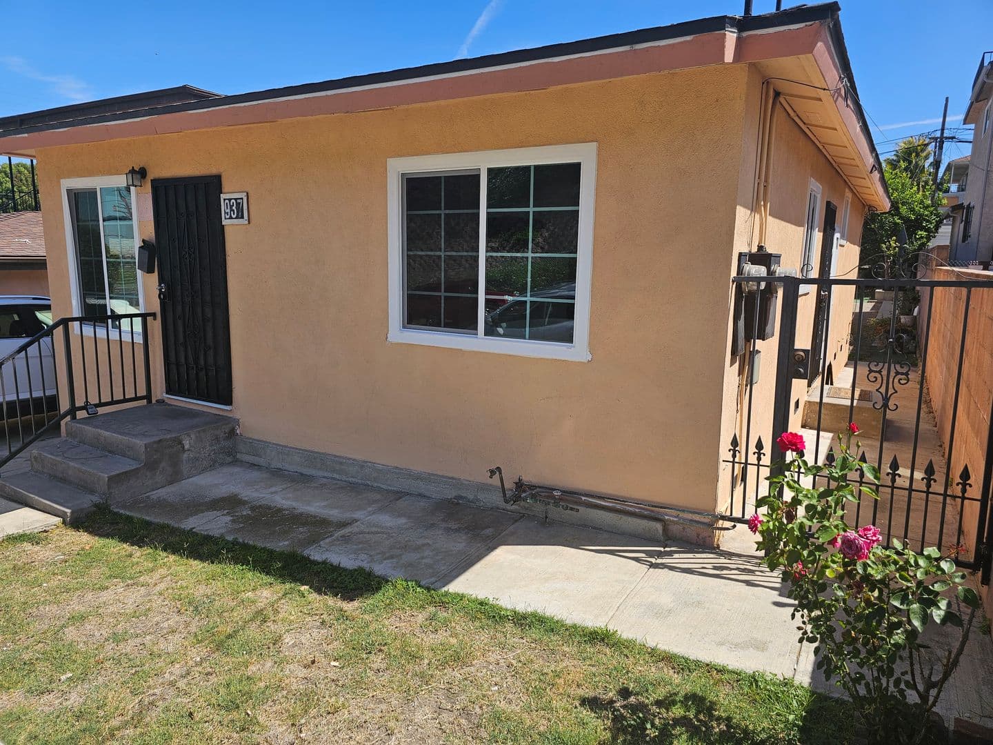 San Pedro Apartment: 935-937 W. 17th St.