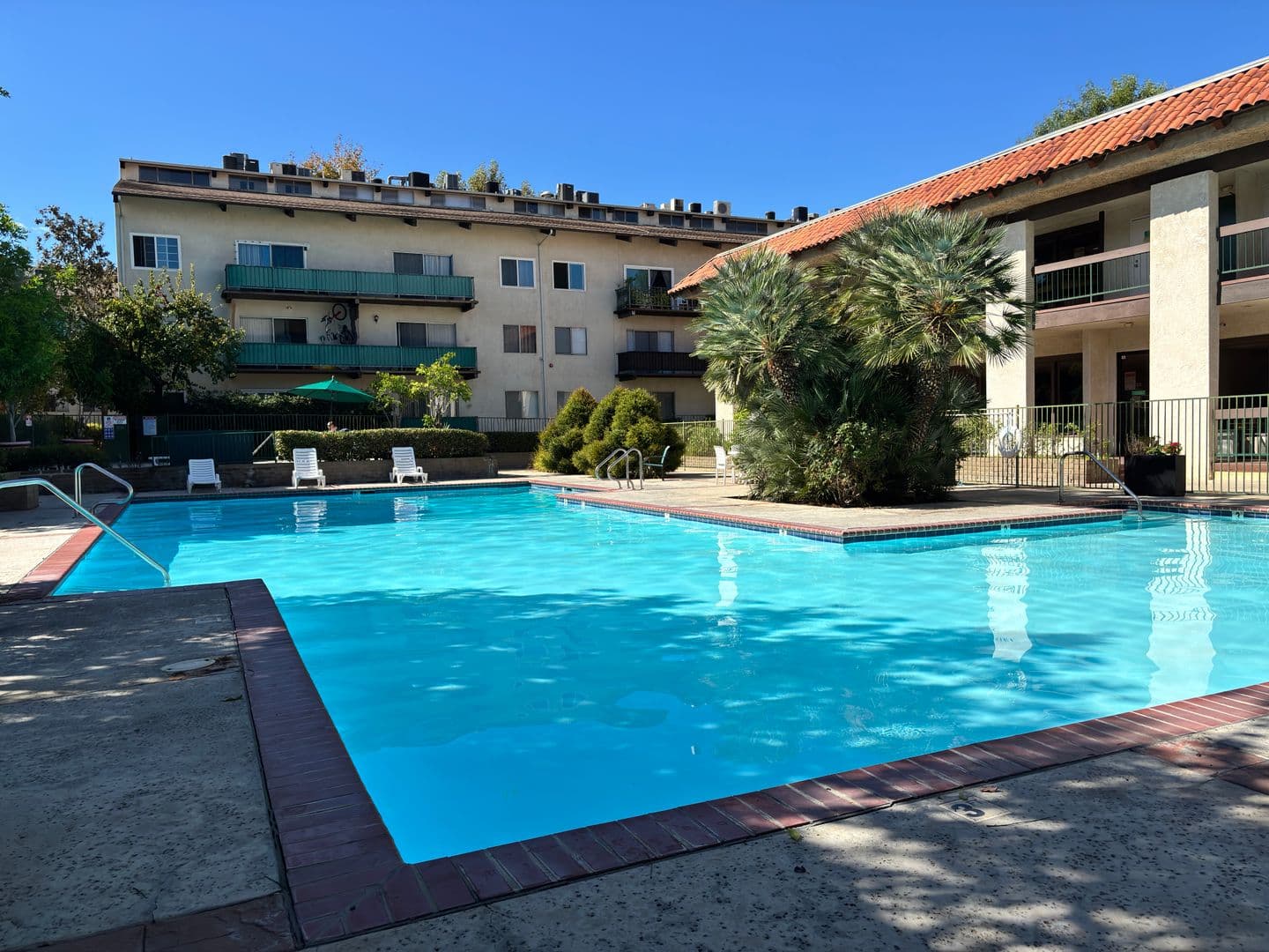 Encino Condo: 5460 White Oak Ave., Unit G217