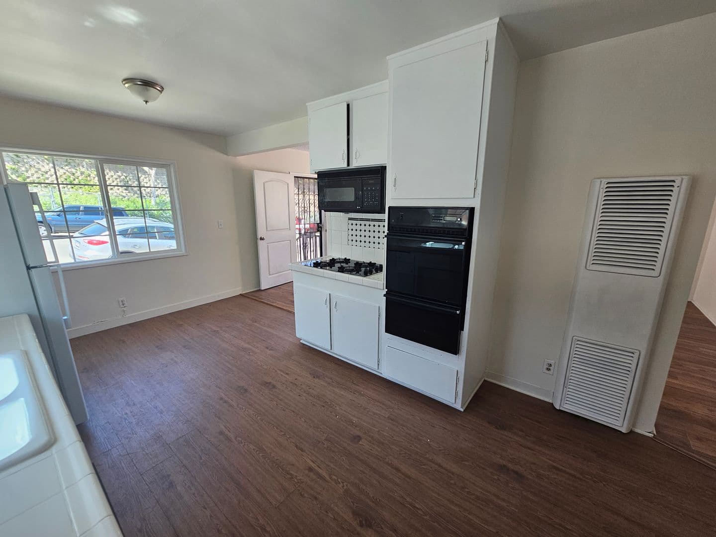 San Pedro Apartment: 935-937 W. 17th St.