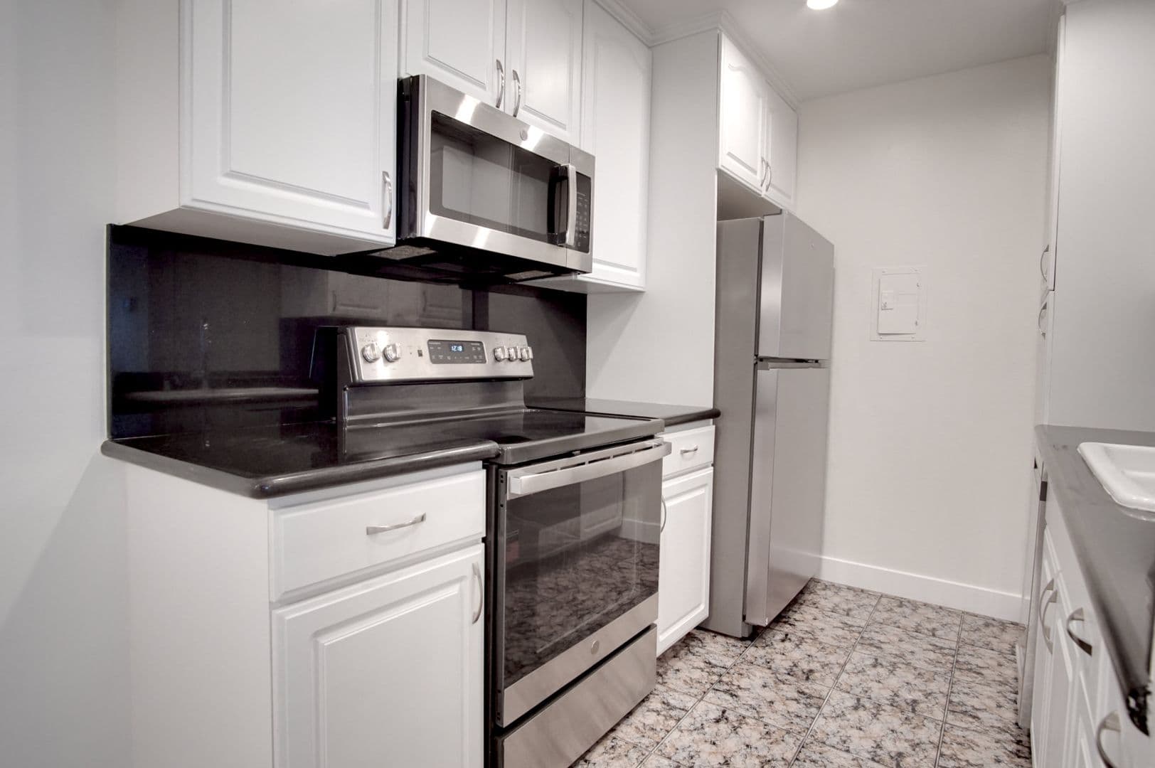 Encino Condo: 5460 White Oak Ave., Unit G217