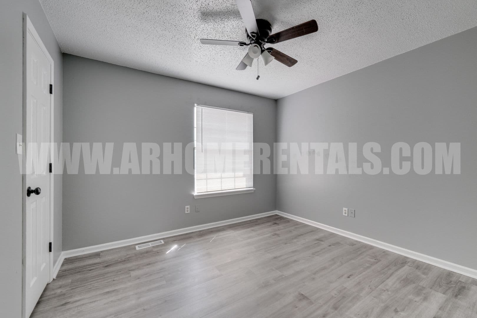 Conway Apartment: 2415 Washington Avenue